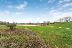 Lake within walking distance - click for photo gallery